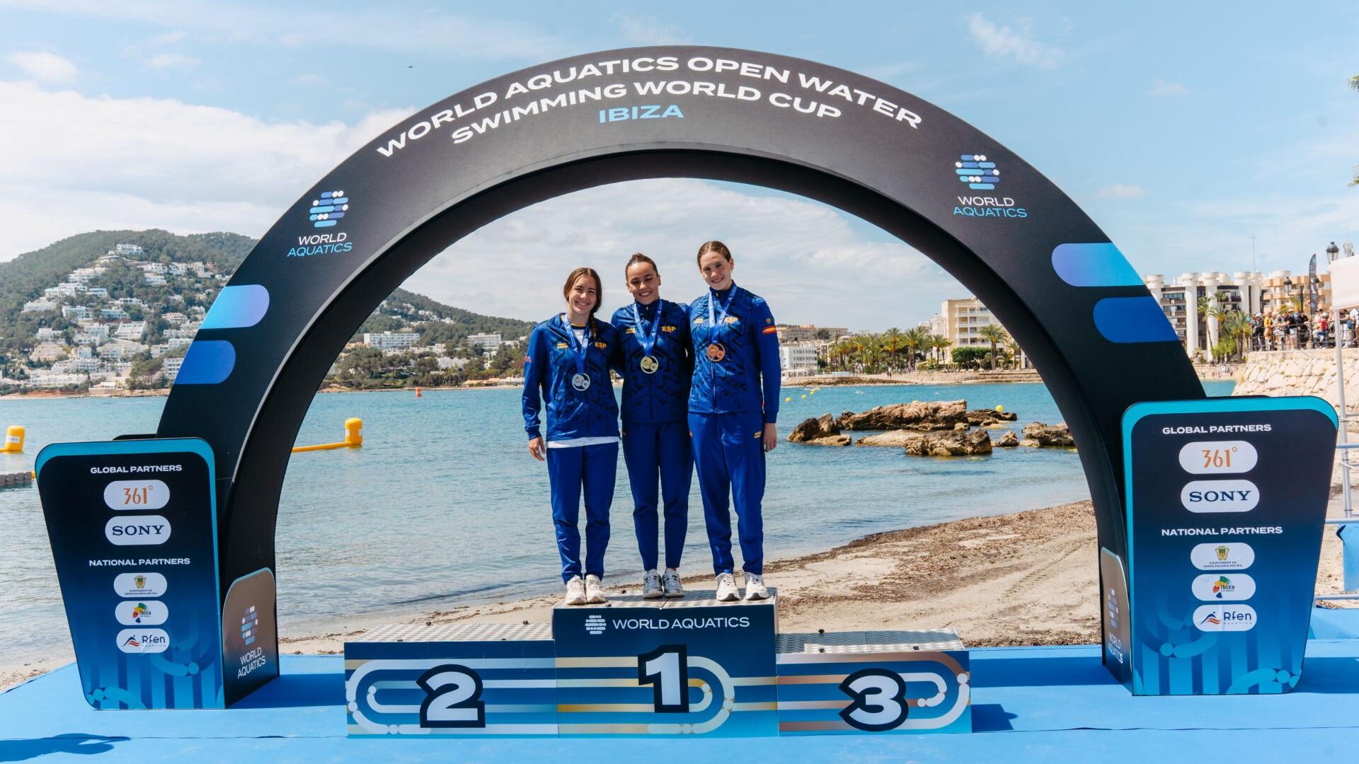 YASMINARTVISUALstudios-1-7 web Can